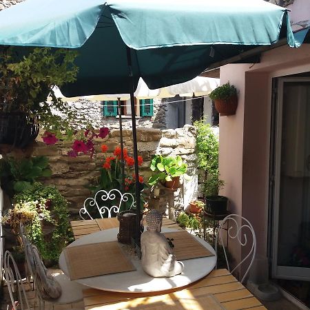 Casa Med Holiday Home Isolabona Екстер'єр фото