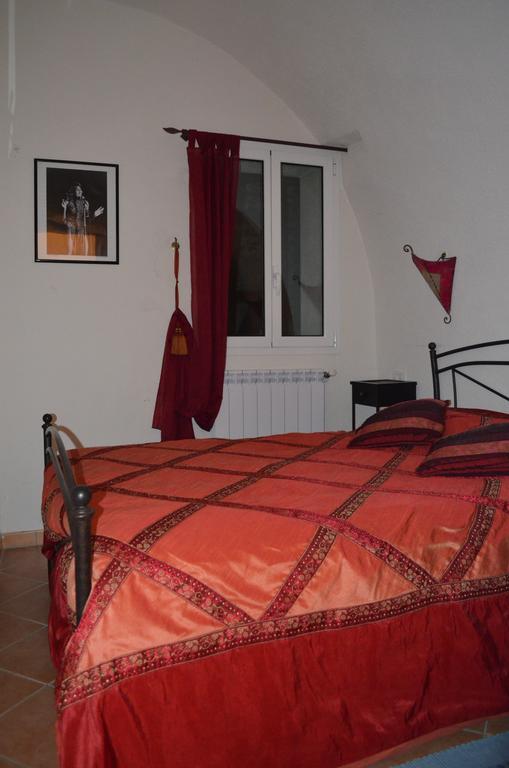 Casa Med Holiday Home Isolabona Екстер'єр фото