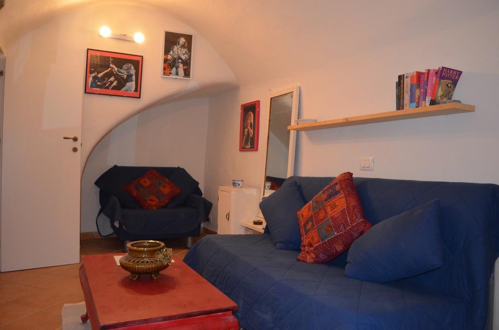 Casa Med Holiday Home Isolabona Екстер'єр фото