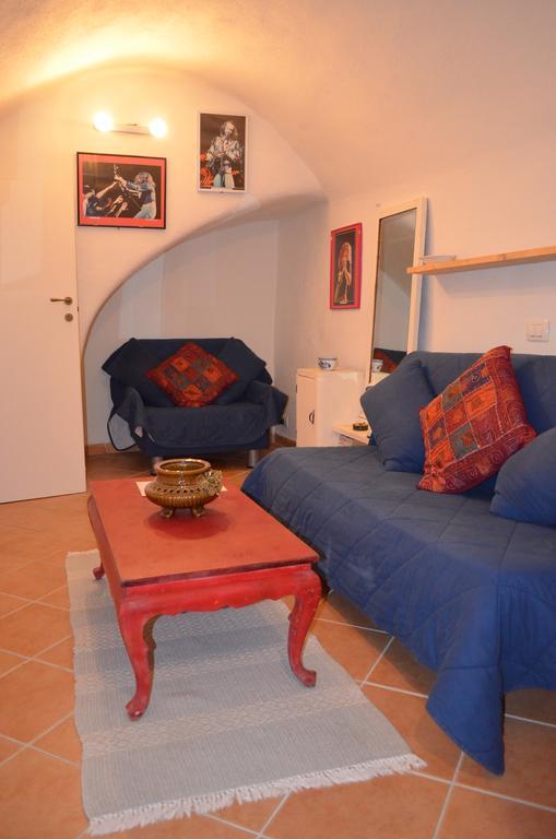 Casa Med Holiday Home Isolabona Екстер'єр фото